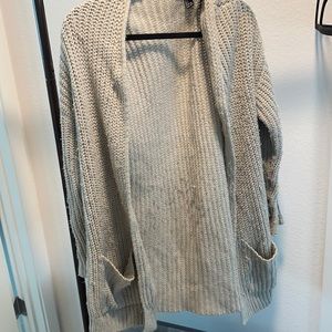 Grey cardigan with pockets